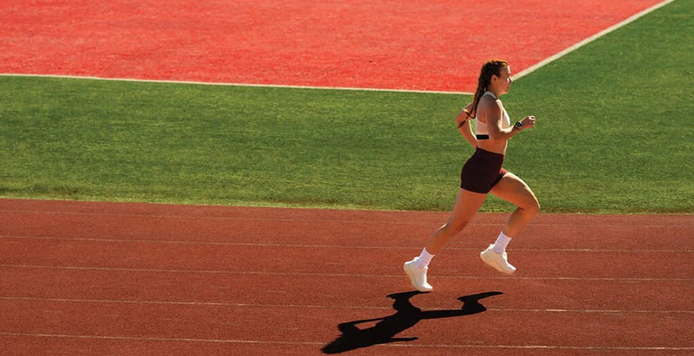 С Forerunner 970 и HRM 600 вы найдете свой новый быстрый темп.